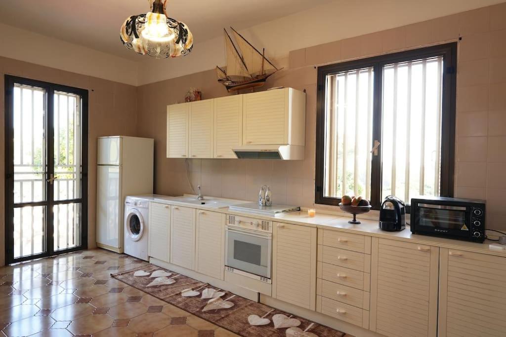 Villa Ada Лепорано Екстериор снимка